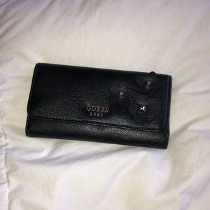 guess wallet